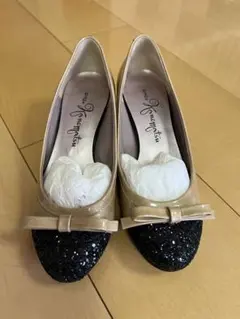 銀座かねまつ　エナメル・グリッターパンプス