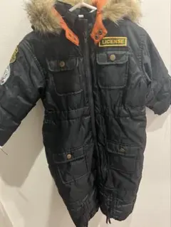 黒いダウンコート ファー付き