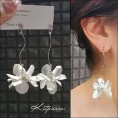 No.15 重なる花びら マットシルバー ゆらゆらお花ピアス イヤリング