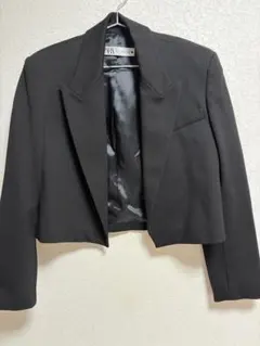 ZARA ブラック テーラードジャケット クロップド丈