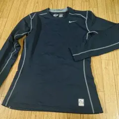 Nike Pro Combat裏起毛インナーシャツ紺