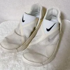 Nike ナイキ　ゴーフライイーズ　白