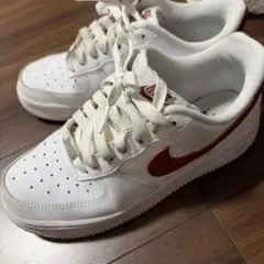 Nike ホワイト/レッド スニーカー