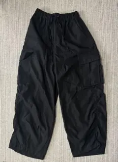 ブラック カーゴパンツ 伸縮性ウエスト