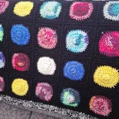 モチーフ編みブランケット　ひざ掛　　76cm×66cm　グラニースクエア　手編み