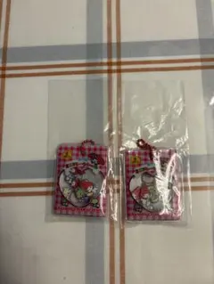 サンリオ　ガチャガチャ　シャカシャカフレークシール風チャーム　マイメロ