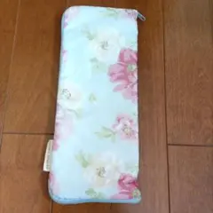 LAURA ASHLEY フラワーパターン 水筒カバー　折りたたみ傘ケースのサムネイル