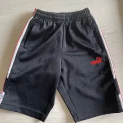 ☆良品☆PUMA 黒 ハーフパンツ サイドストライプ　ジャージ素材