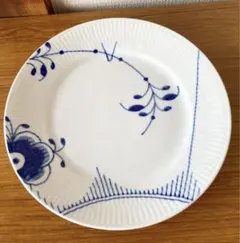 2025年最新】ロイヤルコペンハーゲン ブルーフルーテッド メガ