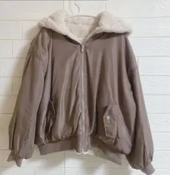 アウター　ファーリバーシブルブルゾン　グレージュ　ホワイト　ジャンパー　ブルゾン