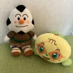 アンパンマン　ぬいぐるみ2個