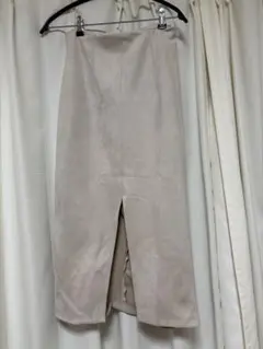 ZARA クリーム色 スエード風 タイトスカート スリット入り