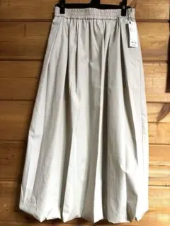 GU バブルヘムミディスカートLサイズ　ベージュ