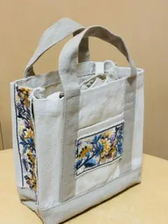 【ハンドメイド】インド刺繍リボン　ベージュ　ミニトートバッグ【匿名発送】
