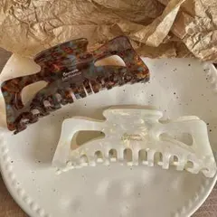 大人気　大きめヘアクリップ おしゃれ 2個セット 白、ブラウン バラ売り可