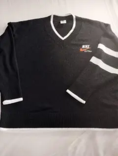 値下げ中!!　NIKEナイキ　Vネックセーター