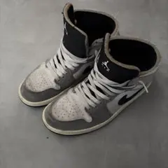 NIKE AIR JORDAN 1 MID グレー ブラックのサムネイル
