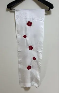 衿秀 輪出し正絹帯揚げ（白地に赤い飛び柄絞り）