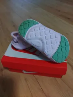 新品✨　Nike アクア　スウッシュ　リトルキッズサンダル