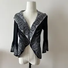 ボレロ　カーディガン　黒　カジュアル　花柄