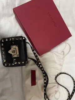 VALENTINO/レッドスタッズキルティングショルダーバッグ - メルカリ
