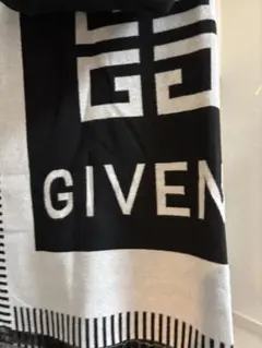 GIVENCHY マフラー ストール ブラック ホワイトのサムネイル