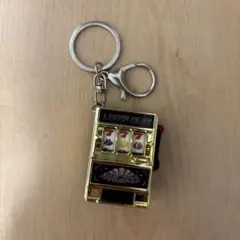 スロットマシン ミニチュアチャーム キーホルダー