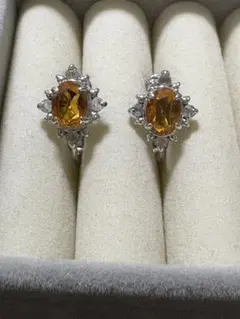 ピ*マ様 ツーカラーのストーンイヤリング