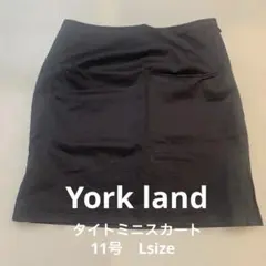 York land ブラック タイトスカート スリット入り　11号のサムネイル