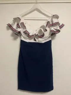 フリルオフショルダータイトドレス