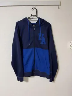 Under Armour ブルー パーカー