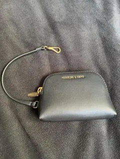 新品未使用　CHARLES & KEITH ポーチ　黒