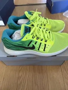 Nike ランニングシューズ イエロー/グリーン 25.5cm