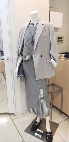 美品24AW MORABITO PREMIER ワイドパンツ 38 ベージュ | Mercari