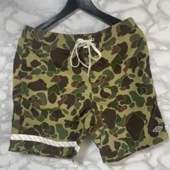 マジックナンバー　カモ柄　ハーフパンツ
