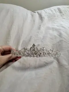 ウェディング　クリスタル装飾ティアラ　前撮り　ヘアアクセ