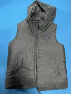 Patagonia フード付きベスト リバーシブル　グレー　サイズL