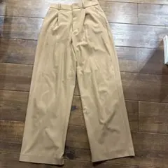 ま*ち様 ユニクロベージュ タックワイドパンツ
