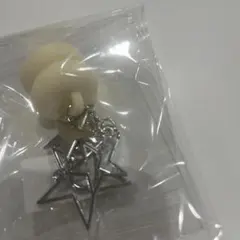 星型チャーム キーホルダー クリーム色