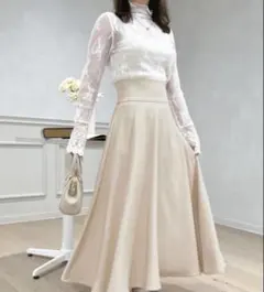 ベージュ フレアスカート