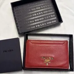 PRADA 名刺入れ レッド - メルカリ