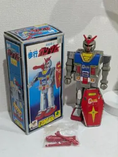 ＊しばらく依頼者専用＊クローバー ガンダム 歩行 しばらく依頼者専用＊クローバー ガンダム 歩行 - メルカリ