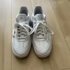 新品未使用 adidas スニーカー