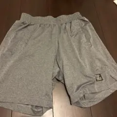 PASS THE ROCK グレー ショートパンツ