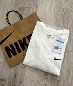【新品・タグ付き】新品　NIKE/ナイキ ロゴTシャツ【メンズ】