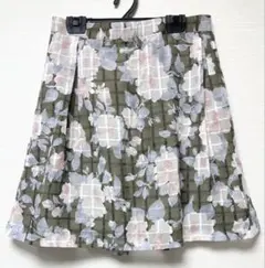 カーキ　ロディスポット フラワー　スカート