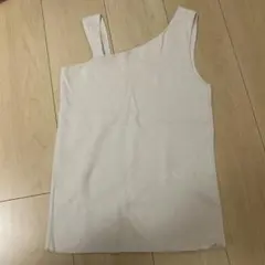 ベージュ 片肩デザイン
