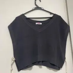 ピンクラテ　ダークグレー Vネック ニットベスト M