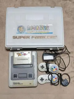 Nintendo スーパーファミコン 本体 コントローラー2個　収納ケース付き