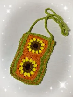 グラニースクエア　スマホショルダーバッグ　ペットボトル　手編み　ミニバッグ